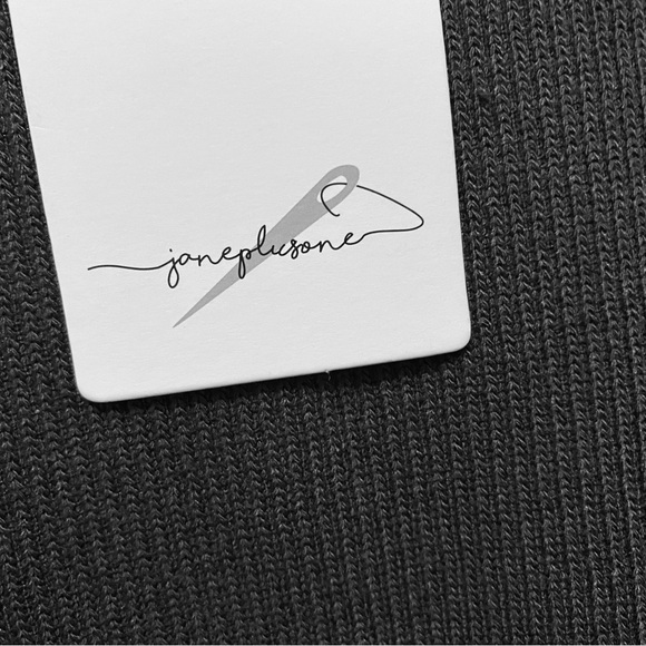 Classic Gray Women's Blouse size M. NWT - Picture 7 of 9